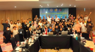 51 Orang Wartawan Lulus UKW Fasilitasi Dewan…