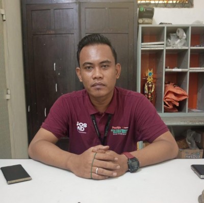 Andi Rahmat, Kepala Kantor Pos Tanjung Raja…