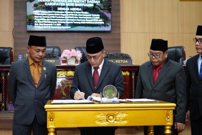 Anggota DPRD Muba dan Pj. Bupati Apriyadi…