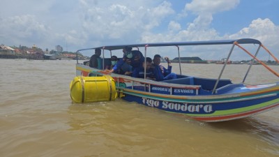Arus Deras Sungai Musi Bikin Kapal Bermuatan…