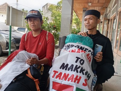 Berjalan Ribuan Kilometer, Eko Tempuh Perjalanan…