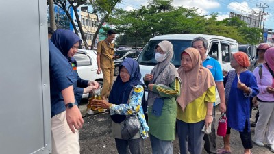 Bulog Gelar Operasi Pasar di Lemabang, Sediakan 600 Liter Minyakita