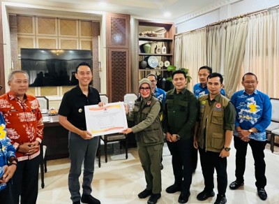 Bupati OKI Terima Bantuan Darurat Banjir…