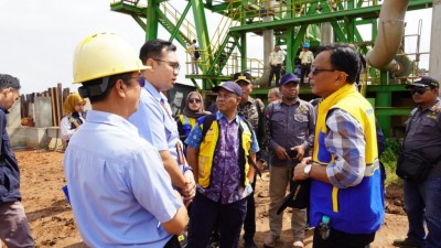 Diinisiasi Iskandar, Diperjuangkan Ishak…