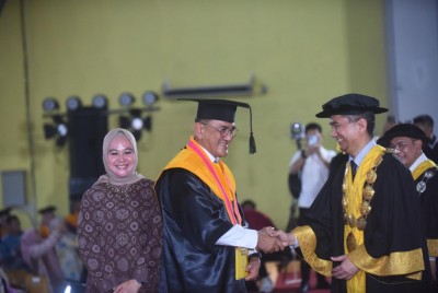 Gubernur Herman Deru Ajak Wisudawan Unsri…