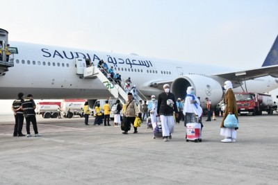 Haru dan Bahagia Warnai Kedatangan Perdana Jemaah Haji Sumsel, 443 Jamaah OKU Timur Tiba dengan Sela