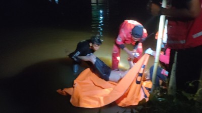 Jasad Remaja Terseret Arus di Sungai Keruk Ditemukan Mengapung Subuh Tadi