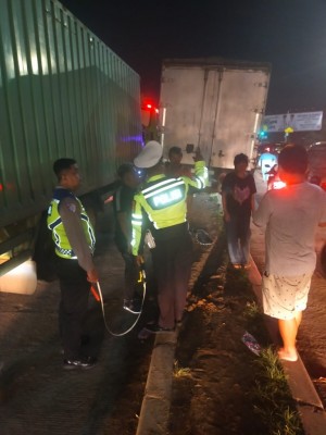 Kecelakaan Beruntun Remnya Blong Mobil Fuso…