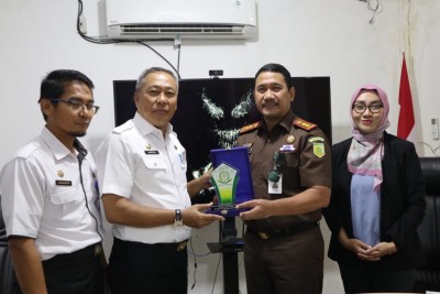 Kejari OKI Dampingi Disdag Revitalisasi…