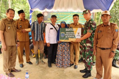 Kodim 0402/OKI Bersama Baznas OKI Serahkan…