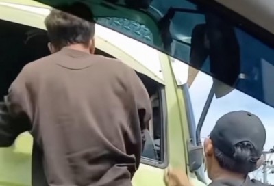 Modus Bersihkan Kaca, Dua Pria Diduga Palak…