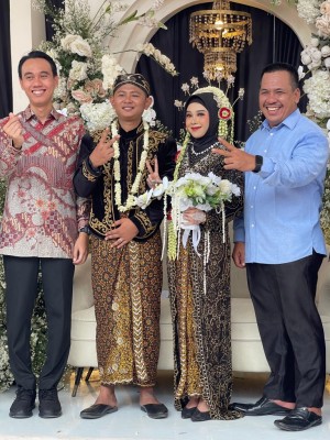 Pasangan MURI Kompak Tampil Bersama Pada…