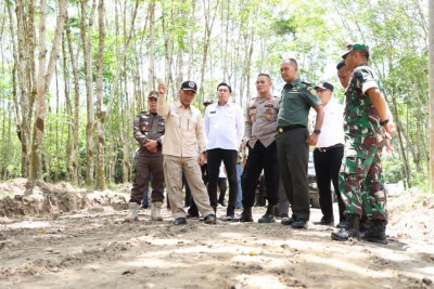 Pj. Bupati H. Apriyadi Bersama Forkopimda…