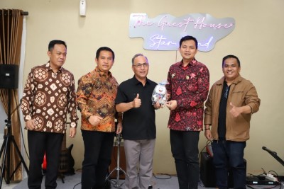 Pj. Bupati Muba H. APRIYADI jamu Tim Komisi…