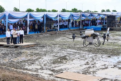 Presiden Prabowo Tebar Benih Padi Dengan…