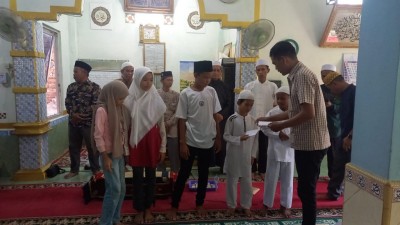 Puluhan Anak Yatim di Palembang Tersenyum…