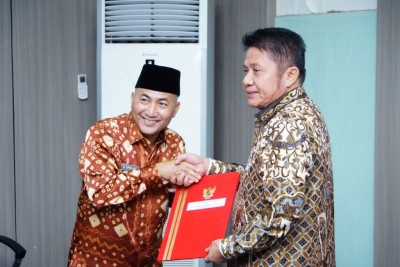 Sah, Gubernur Herman Deru Serahkan SK Perpanjangan…