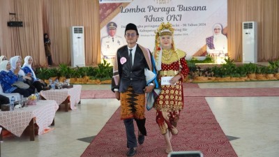 Sambut Hari Ibu, OKI Gelar Lomba Busana…