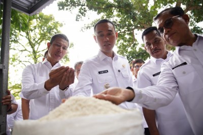 Sidak Pasar, Bupati OKI Pastikan Harga Bapok…