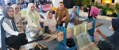 Songket Khas OKI Bangkit Lagi, 20 Penenun…