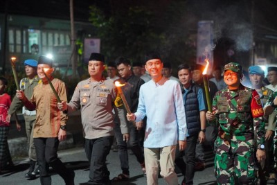 Takbir Bergema, Pawai Keliling Semarakkan…