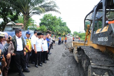 Tanggapi Jalan Rusak dan Viral di Medsos,…
