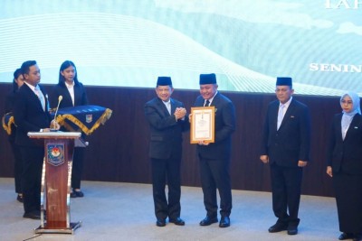 Terima Satyalancana Wira Karya dari Presiden, Herman Deru Dinilai Sukses Bangun Pesisir Berkelanjuta