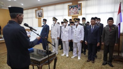 Wabup OKI Lantik 2 JPT dan Belasan Pejabat…