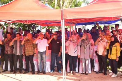 Warga OKI Turut Pecahkan Rekor Muri Minum…